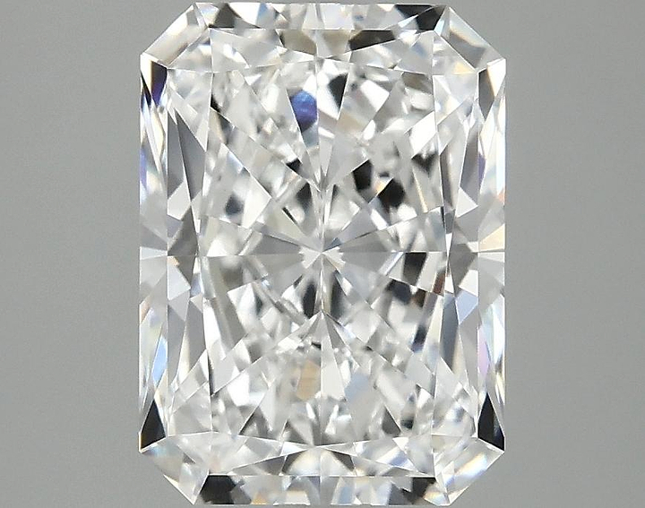 3.03 Carat Radiant Shaped Excellent Cut VVS2 IGI Certified Lab Grown Diamond