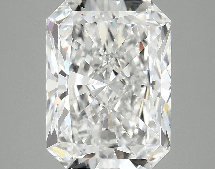 4.07 Carat Radiant Shaped Excellent Cut VS1 IGI Certified Lab Grown Diamond