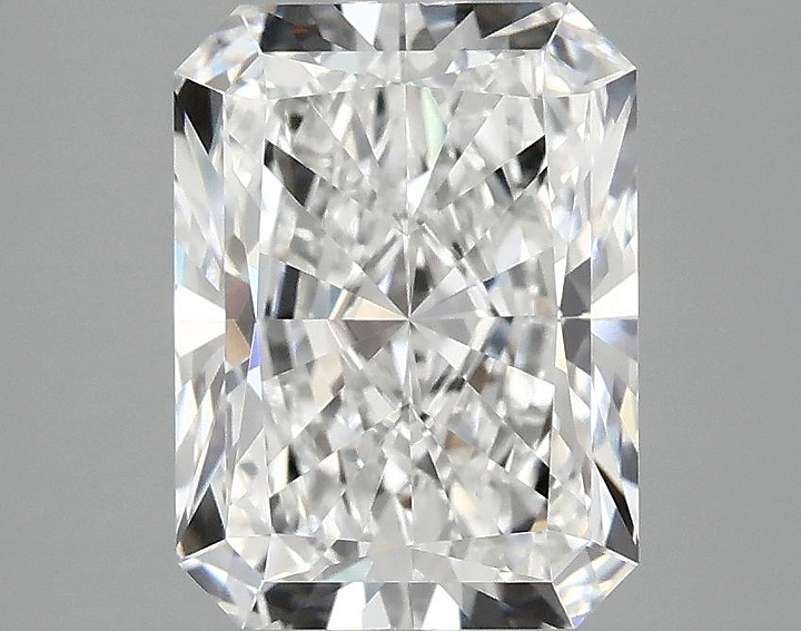 3.05 Carat Radiant Shaped Excellent Cut VVS2 IGI Certified Lab Grown Diamond
