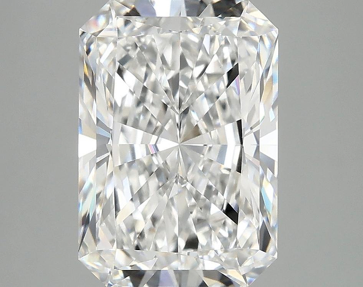 3.91 Carat Radiant Shaped Ideal Cut VVS2 IGI Certified Lab Grown Diamond