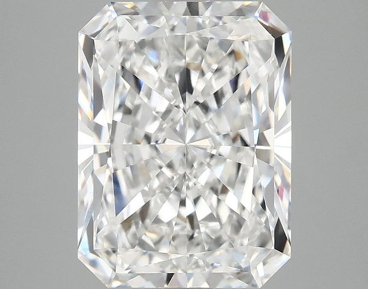 3.95 Carat Radiant Shaped Excellent Cut VVS2 IGI Certified Lab Grown Diamond