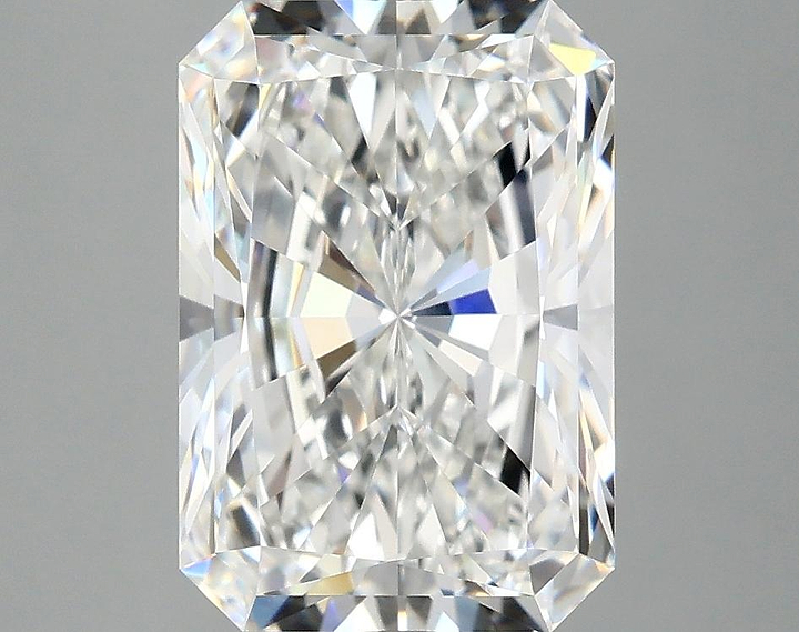 3.82 Carat Radiant Shaped Ideal Cut VVS2 IGI Certified Lab Grown Diamond