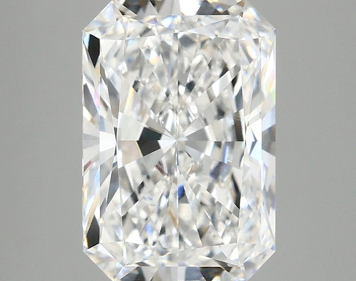 3.1 Carat Radiant Shaped Ideal Cut VVS2 IGI Certified Lab Grown Diamond
