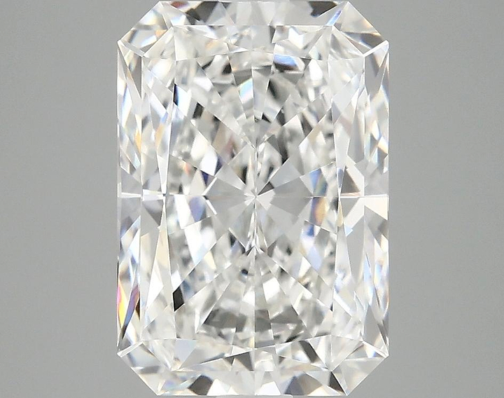3.86 Carat Radiant Shaped Ideal Cut VVS2 IGI Certified Lab Grown Diamond