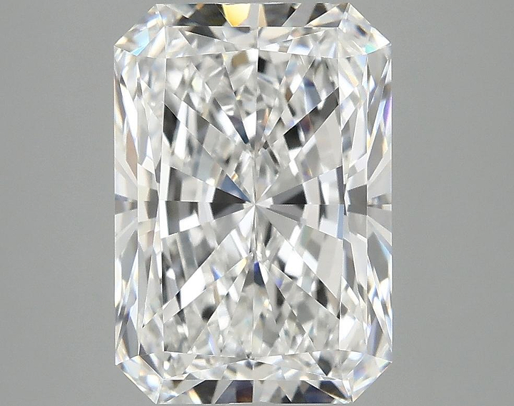 4.1 Carat Radiant Shaped Ideal Cut VVS2 IGI Certified Lab Grown Diamond