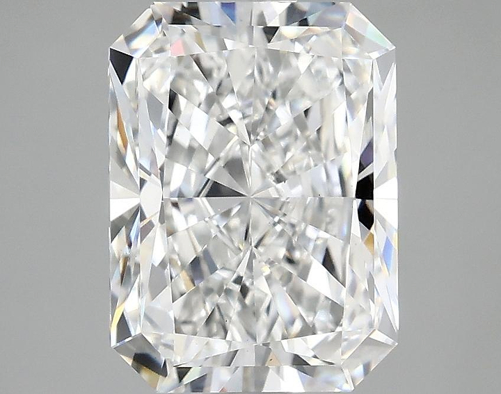 2.9 Carat Radiant Shaped Excellent Cut VS1 IGI Certified Lab Grown Diamond