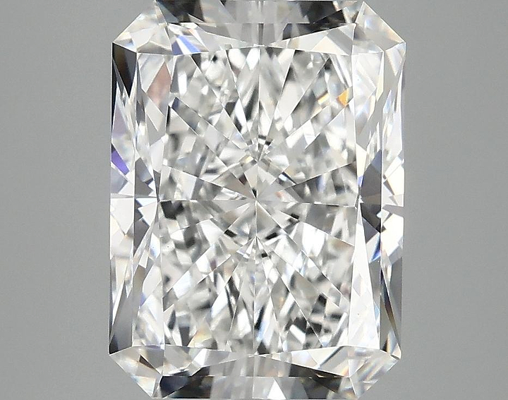 4.07 Carat Radiant Shaped Excellent Cut VVS2 IGI Certified Lab Grown Diamond