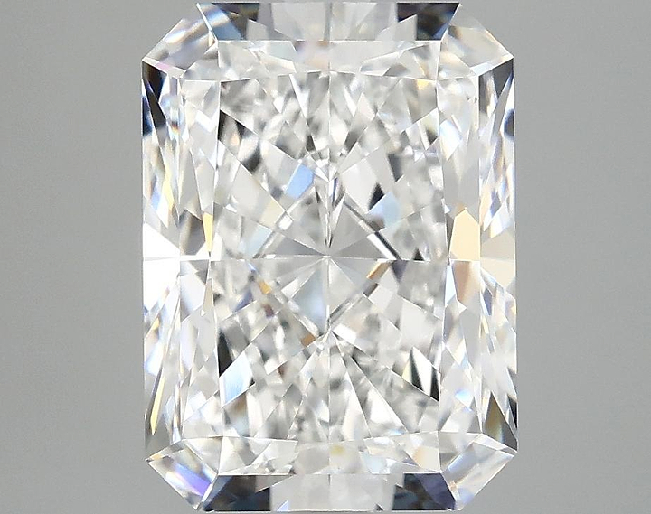 4.04 Carat Radiant Shaped Excellent Cut VVS2 IGI Certified Lab Grown Diamond