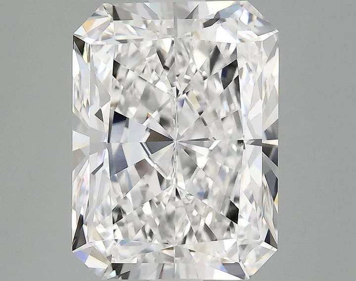 3.81 Carat Radiant Shaped Excellent Cut VS2 IGI Certified Lab Grown Diamond