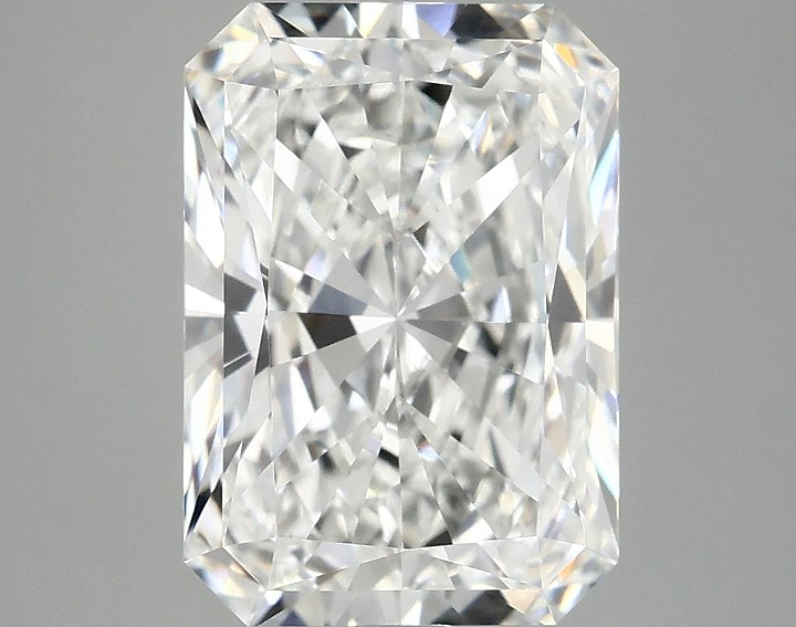 4.39 Carat Radiant Shaped Ideal Cut VVS2 IGI Certified Lab Grown Diamond