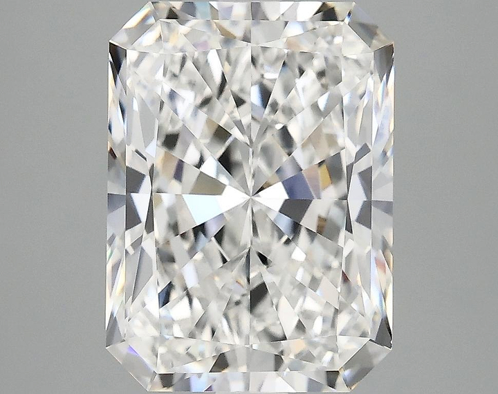 4.12 Carat Radiant Shaped Excellent Cut VVS2 IGI Certified Lab Grown Diamond