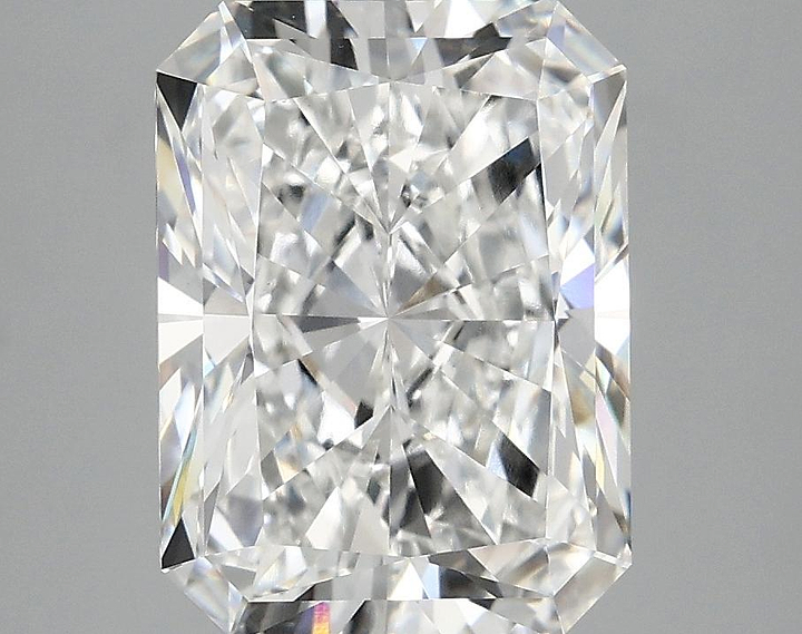 4.09 Carat Radiant Shaped Excellent Cut VVS2 IGI Certified Lab Grown Diamond