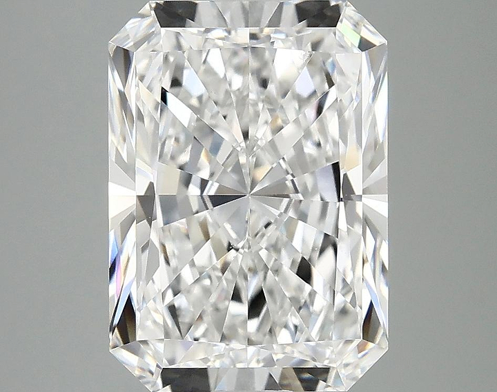 3.9 Carat Radiant Shaped Ideal Cut VVS2 IGI Certified Lab Grown Diamond