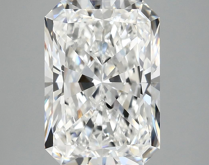 4.9 Carat Radiant Shaped Ideal Cut VVS2 IGI Certified Lab Grown Diamond