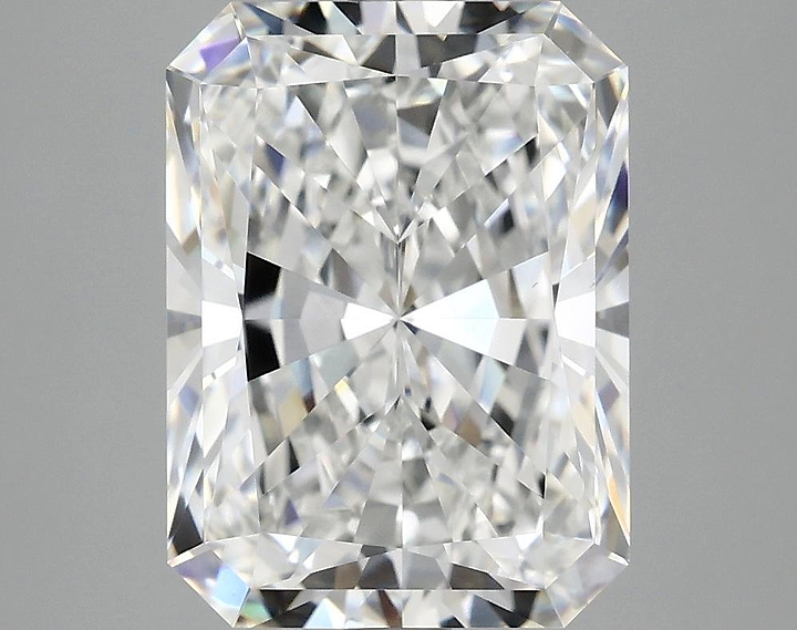 4.07 Carat Radiant Shaped Excellent Cut VS2 IGI Certified Lab Grown Diamond