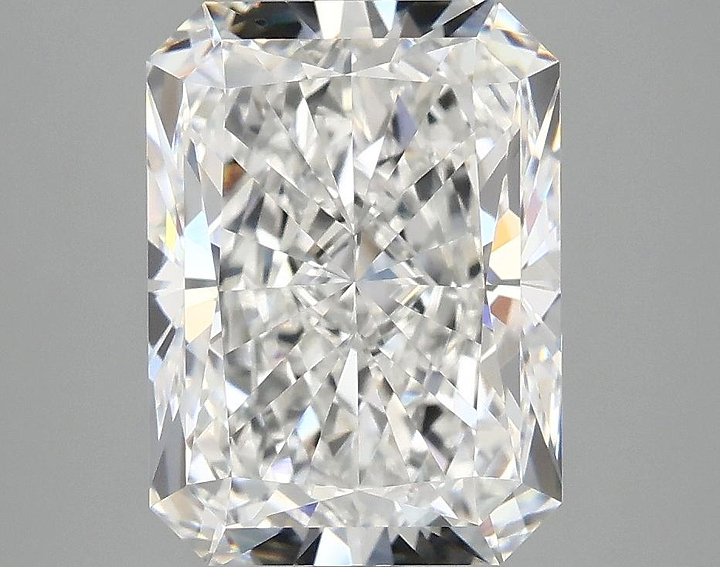 4.16 Carat Radiant Shaped Excellent Cut VVS2 IGI Certified Lab Grown Diamond
