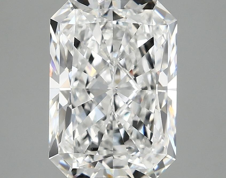 3.04 Carat Radiant Shaped Ideal Cut VVS2 IGI Certified Lab Grown Diamond