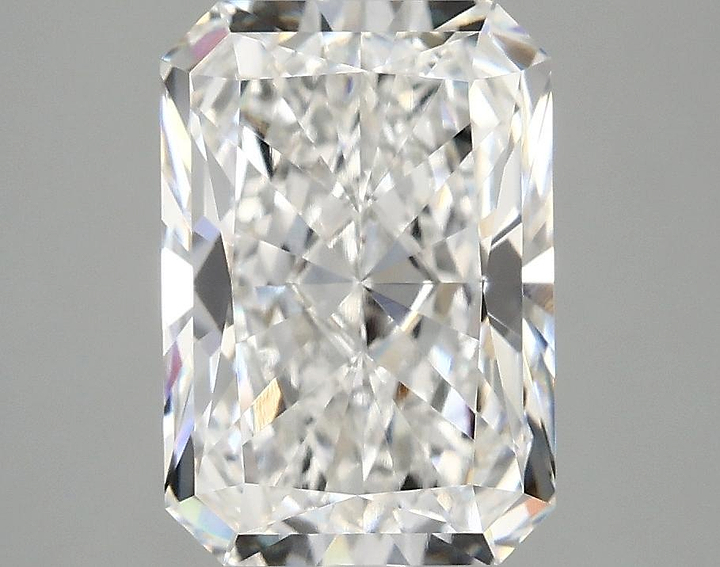 3.08 Carat Radiant Shaped Ideal Cut VVS2 IGI Certified Lab Grown Diamond