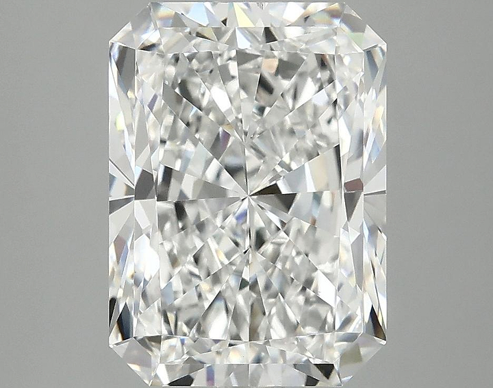3.9 Carat Radiant Shaped Excellent Cut VS2 IGI Certified Lab Grown Diamond