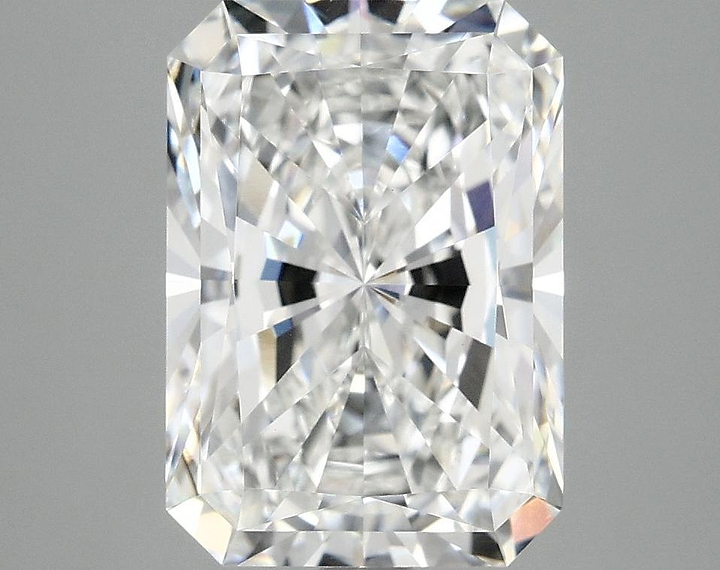 4.05 Carat Radiant Shaped Ideal Cut VVS2 IGI Certified Lab Grown Diamond