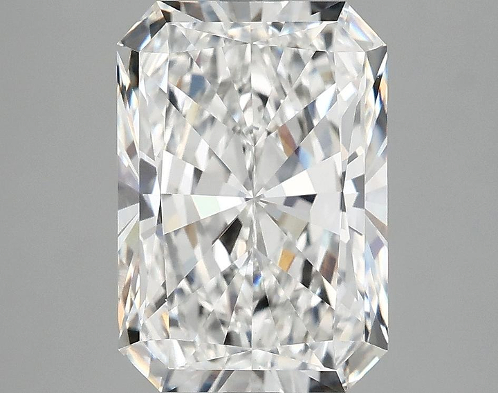 4.04 Carat Radiant Shaped Ideal Cut VVS2 IGI Certified Lab Grown Diamond