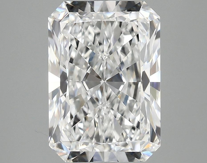3.07 Carat Radiant Shaped Ideal Cut VVS2 IGI Certified Lab Grown Diamond