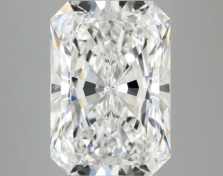 4.07 Carat Radiant Shaped Ideal Cut VVS2 IGI Certified Lab Grown Diamond