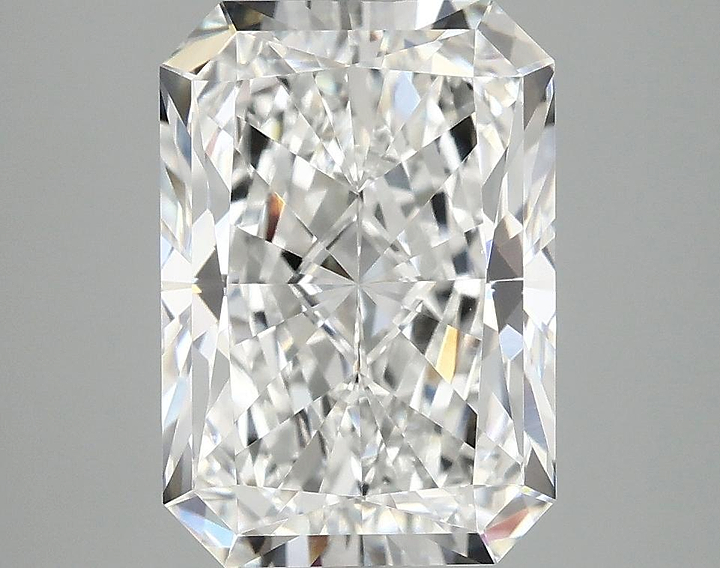4.11 Carat Radiant Shaped Ideal Cut VVS2 IGI Certified Lab Grown Diamond