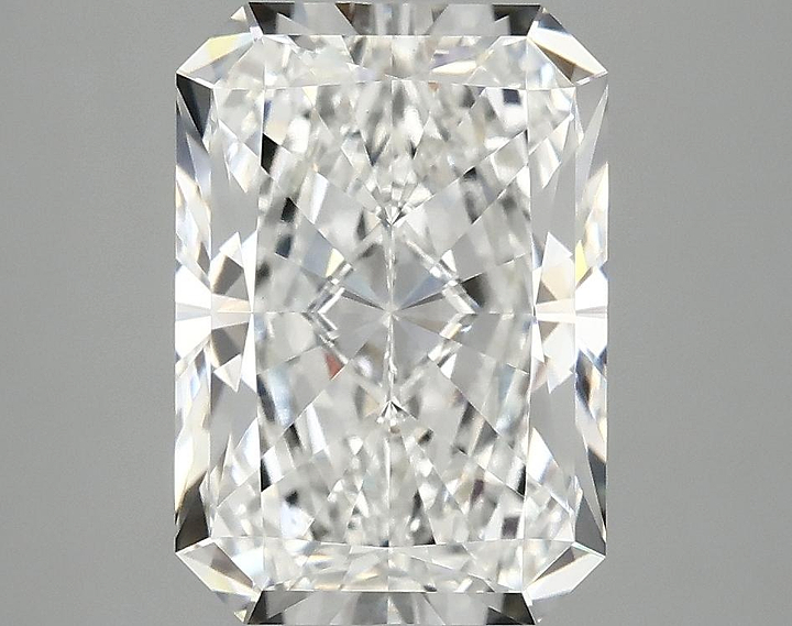 3.93 Carat Radiant Shaped Ideal Cut VVS2 IGI Certified Lab Grown Diamond