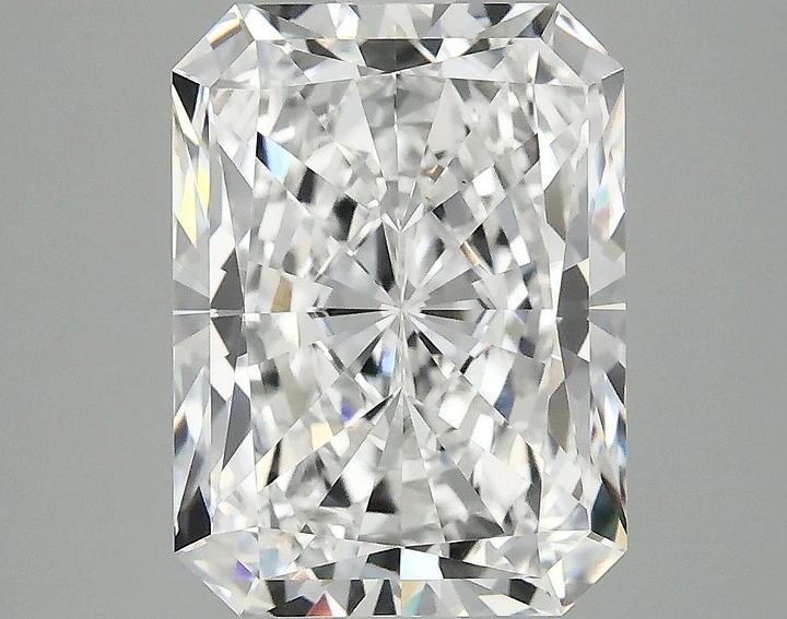 3.89 Carat Radiant Shaped Excellent Cut VS1 IGI Certified Lab Grown Diamond