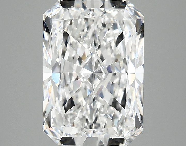 4.1 Carat Radiant Shaped Ideal Cut VVS2 IGI Certified Lab Grown Diamond