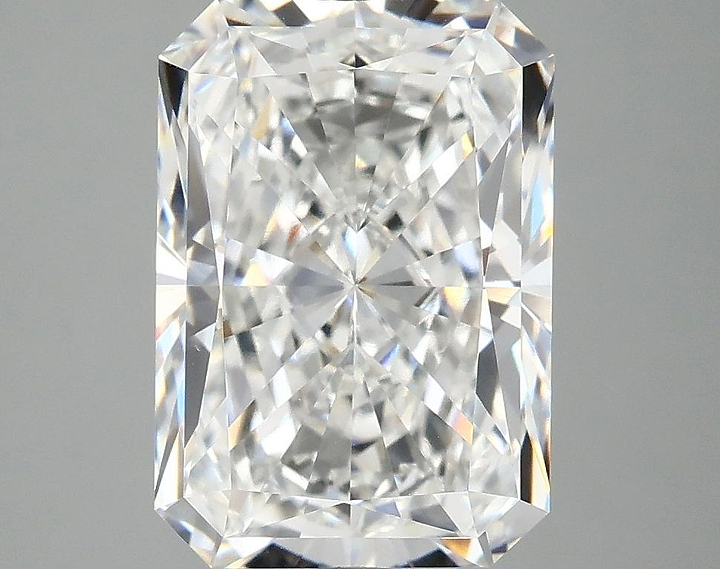 4.0 Carat Radiant Shaped Ideal Cut VVS2 IGI Certified Lab Grown Diamond
