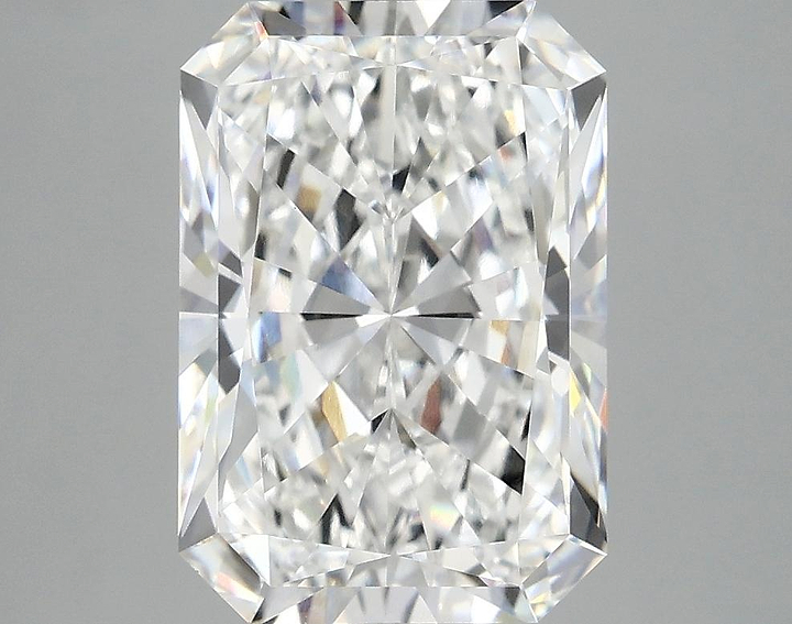 4.15 Carat Radiant Shaped Ideal Cut VVS2 IGI Certified Lab Grown Diamond