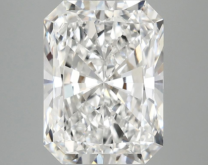4.05 Carat Radiant Shaped Excellent Cut VVS2 IGI Certified Lab Grown Diamond