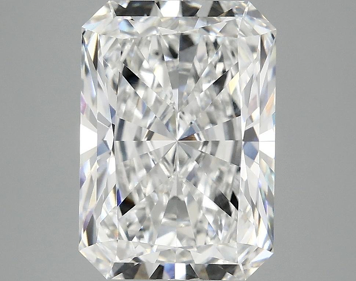 4.07 Carat Radiant Shaped Ideal Cut VVS2 IGI Certified Lab Grown Diamond