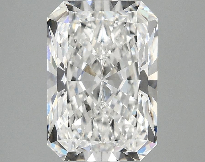 3.08 Carat Radiant Shaped Ideal Cut VVS2 IGI Certified Lab Grown Diamond