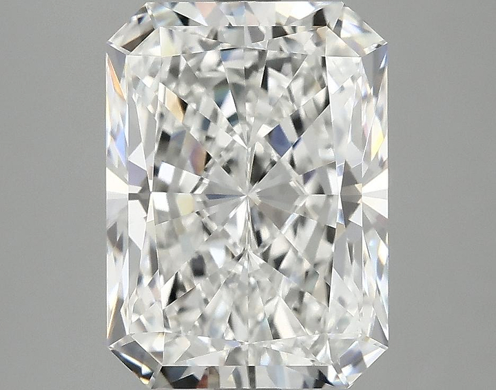 4.04 Carat Radiant Shaped Excellent Cut VVS2 IGI Certified Lab Grown Diamond