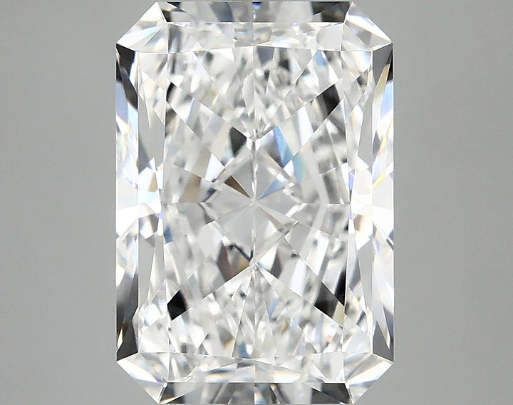 4.15 Carat Radiant Shaped Ideal Cut VVS2 IGI Certified Lab Grown Diamond