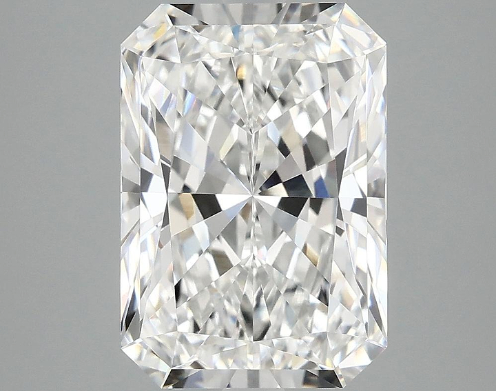 3.94 Carat Radiant Shaped Ideal Cut VVS2 IGI Certified Lab Grown Diamond
