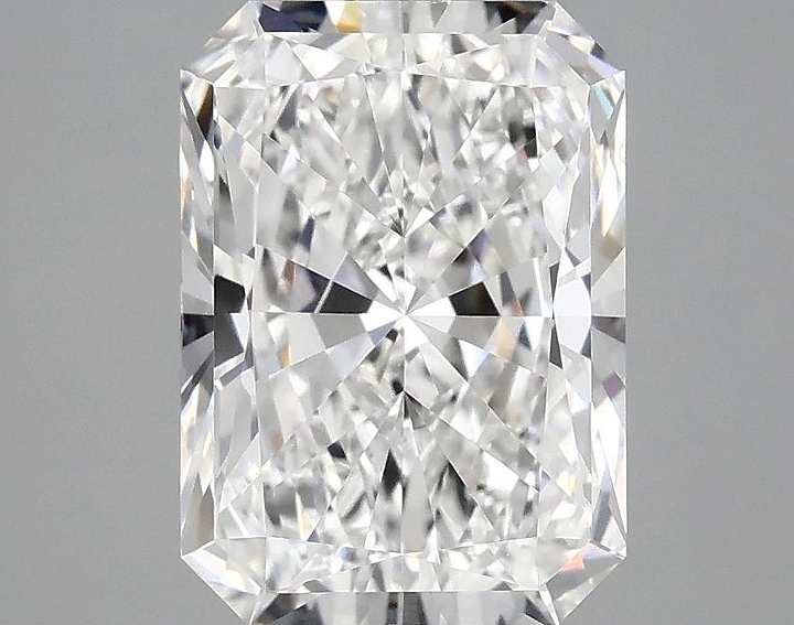3.08 Carat Radiant Shaped Ideal Cut VS2 IGI Certified Lab Grown Diamond