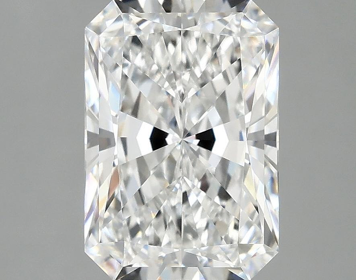 3.09 Carat Radiant Shaped Ideal Cut VVS2 IGI Certified Lab Grown Diamond