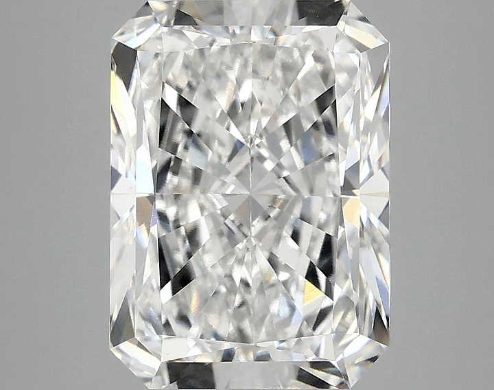4.02 Carat Radiant Shaped Excellent Cut VVS2 IGI Certified Lab Grown Diamond