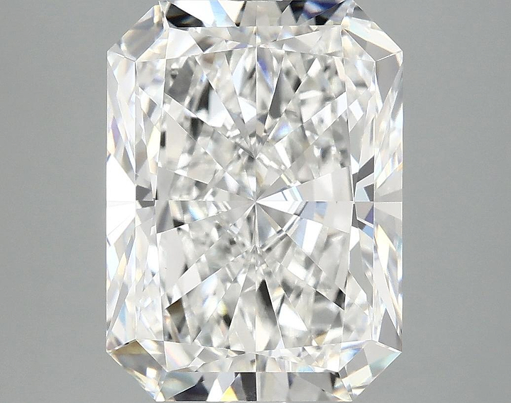 4.99 Carat Radiant Shaped Excellent Cut VVS2 IGI Certified Lab Grown Diamond