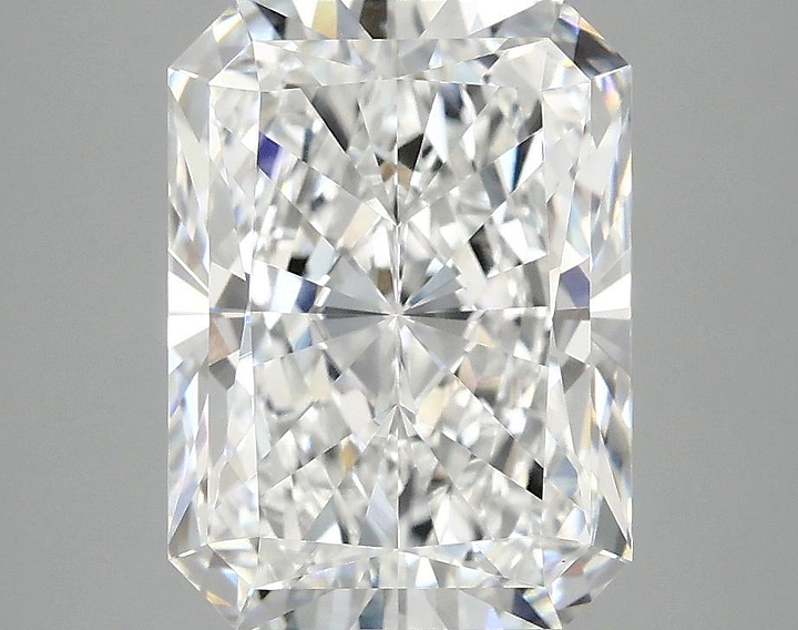4.1 Carat Radiant Shaped Excellent Cut VVS2 IGI Certified Lab Grown Diamond