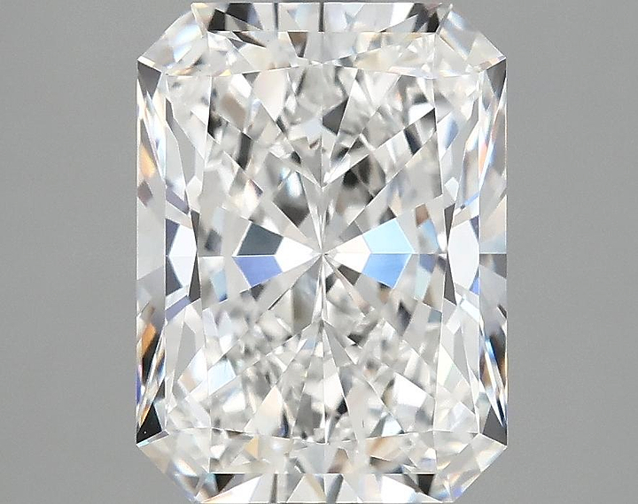 3.95 Carat Radiant Shaped Excellent Cut VS1 IGI Certified Lab Grown Diamond