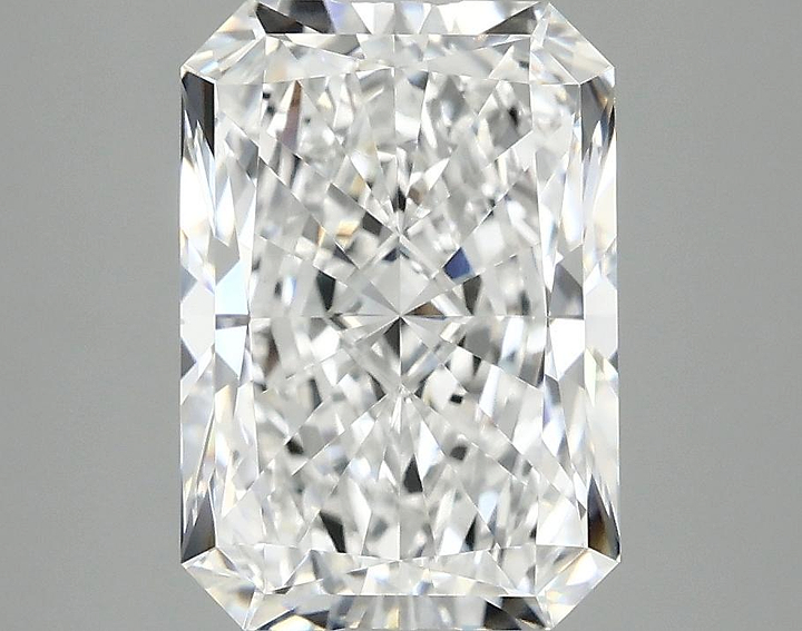 3.08 Carat Radiant Shaped Ideal Cut VVS2 IGI Certified Lab Grown Diamond