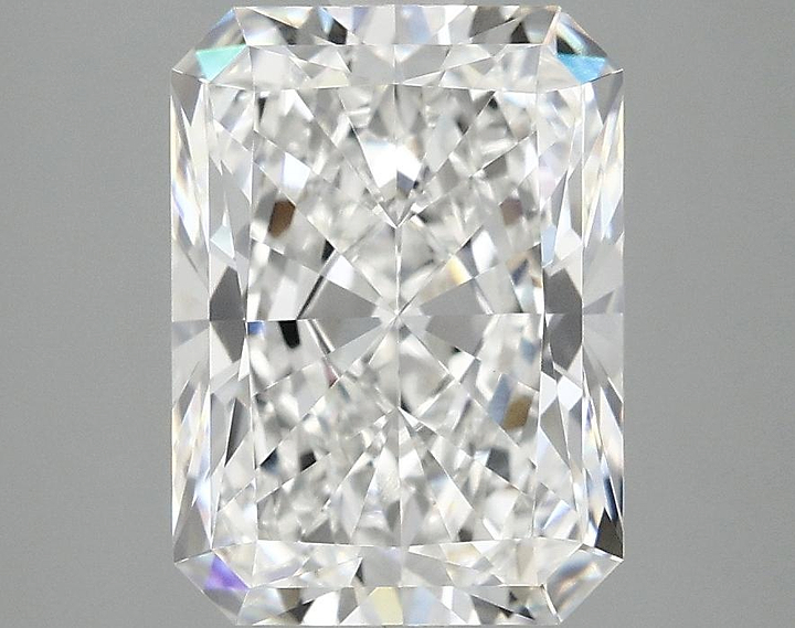 3.08 Carat Radiant Shaped Excellent Cut VVS2 IGI Certified Lab Grown Diamond