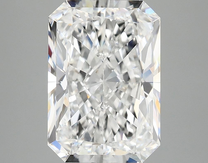 3.87 Carat Radiant Shaped Ideal Cut VVS2 IGI Certified Lab Grown Diamond