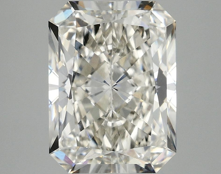 4.1 Carat Radiant Shaped Excellent Cut VVS2 IGI Certified Lab Grown Diamond