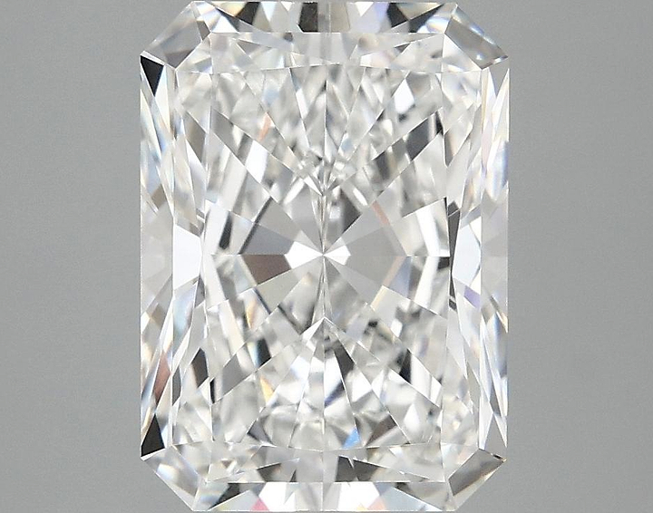 3.98 Carat Radiant Shaped Excellent Cut VVS2 IGI Certified Lab Grown Diamond